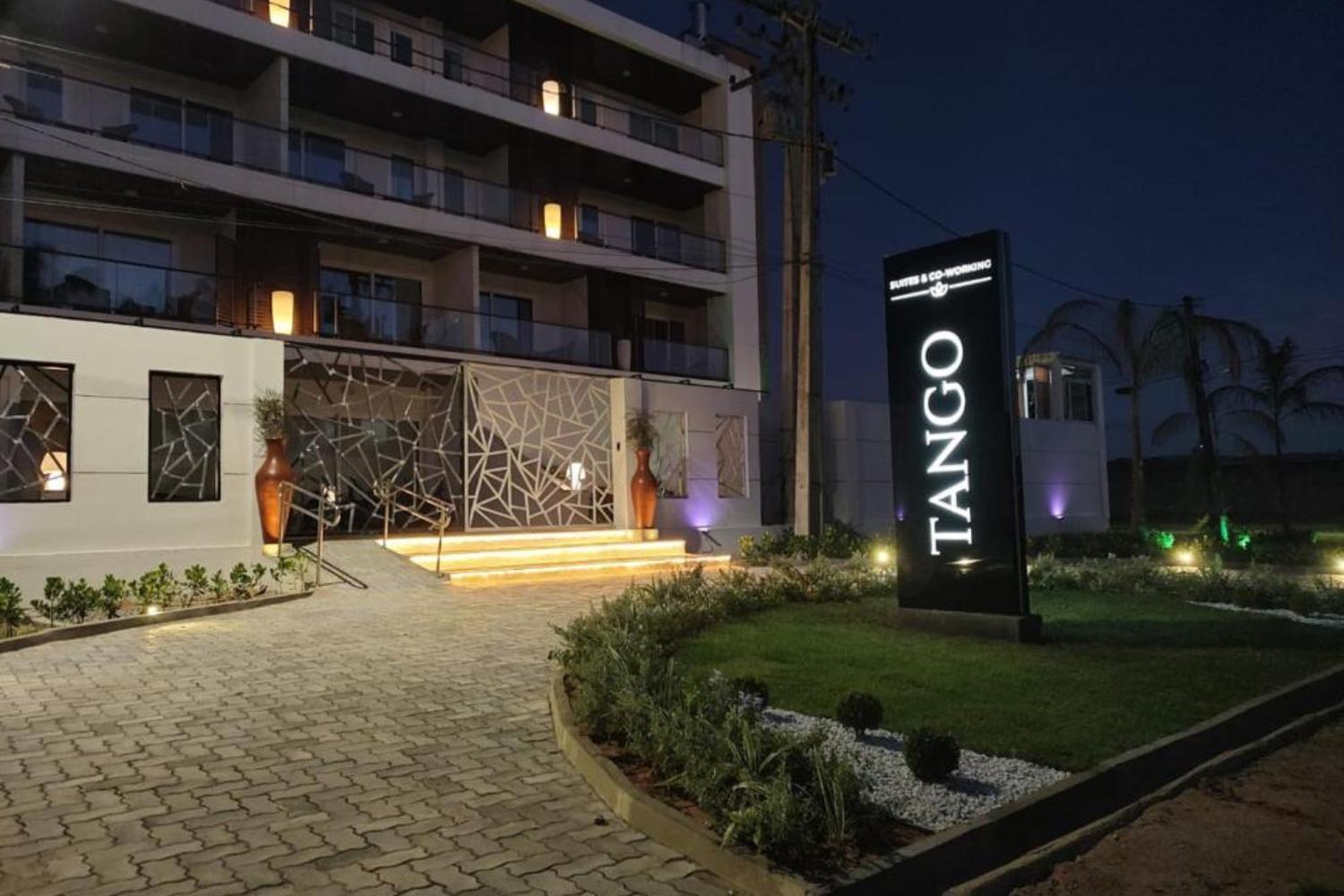 Hotel Tango Suites Кумбуко Екстериор снимка