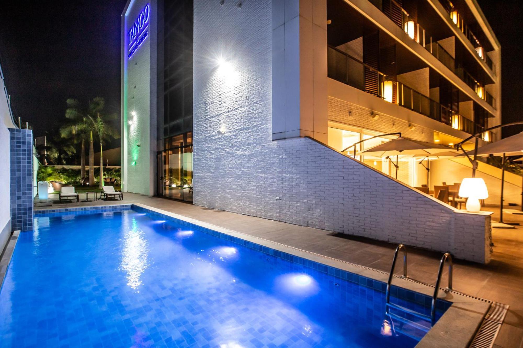 Hotel Tango Suites Кумбуко Екстериор снимка